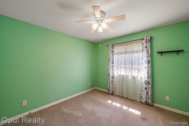 12821 10 Mile Road, South Lyon, MI 48178