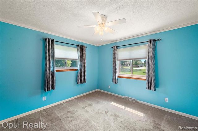 12821 10 Mile Road, South Lyon, MI 48178