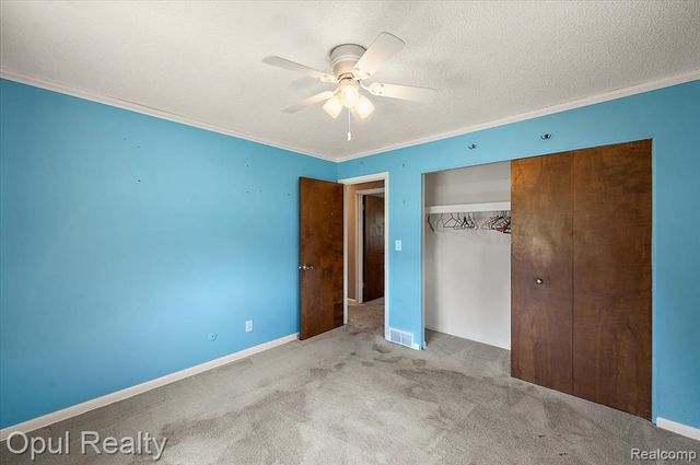 12821 10 Mile Road, South Lyon, MI 48178