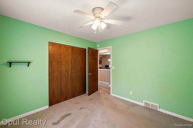 12821 10 Mile Road, South Lyon, MI 48178