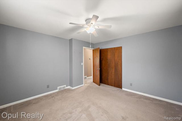 12821 10 Mile Road, South Lyon, MI 48178