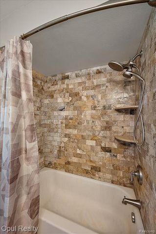 12821 10 Mile Road, South Lyon, MI 48178