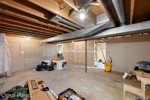 12821 10 Mile Road, South Lyon, MI 48178
