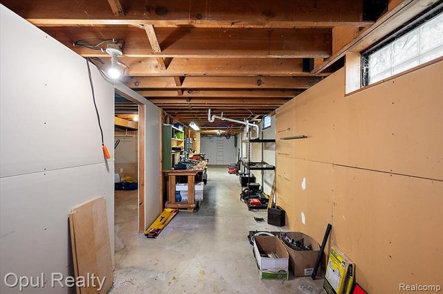 12821 10 Mile Road, South Lyon, MI 48178