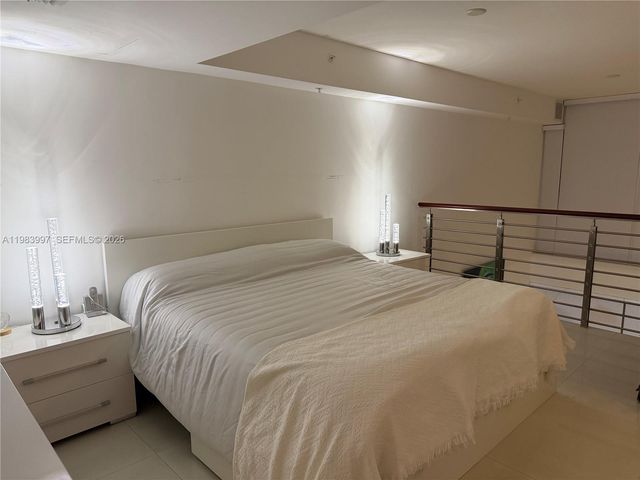 41 SE 5th St 1106, Miami, FL 33131