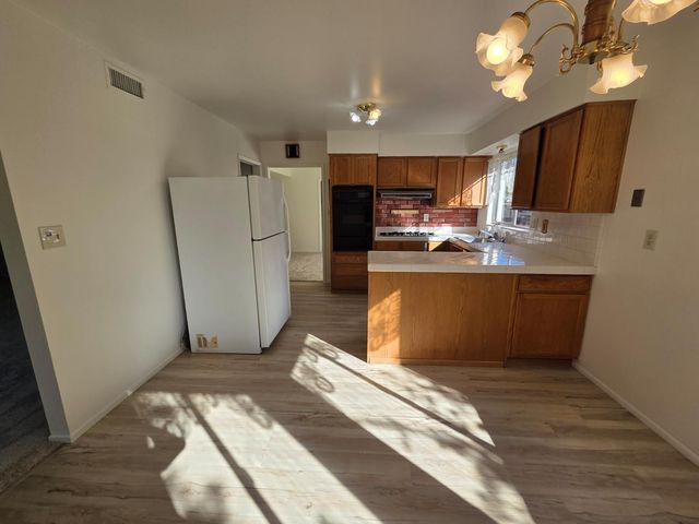 2100 Farnsworth Way, Rancho Cordova, CA 95670