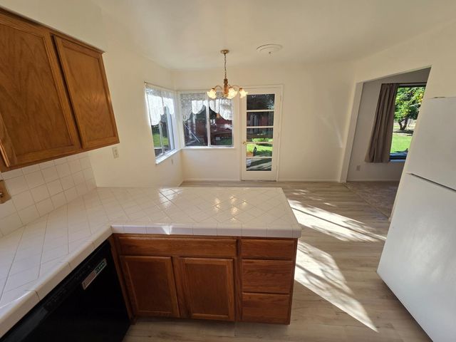 2100 Farnsworth Way, Rancho Cordova, CA 95670