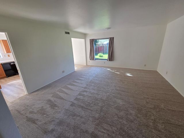 2100 Farnsworth Way, Rancho Cordova, CA 95670