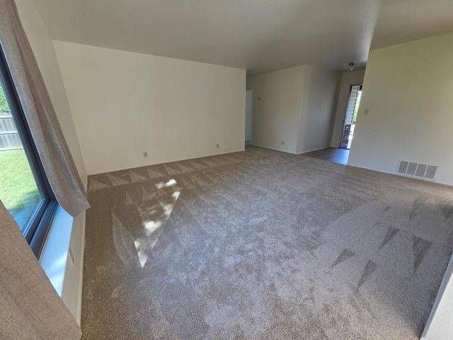 2100 Farnsworth Way, Rancho Cordova, CA 95670