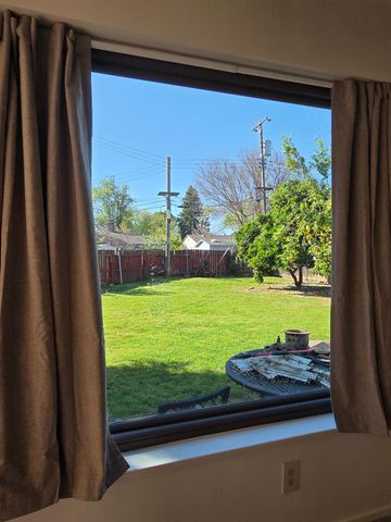 2100 Farnsworth Way, Rancho Cordova, CA 95670