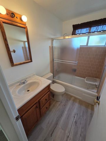 2100 Farnsworth Way, Rancho Cordova, CA 95670