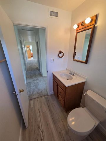 2100 Farnsworth Way, Rancho Cordova, CA 95670