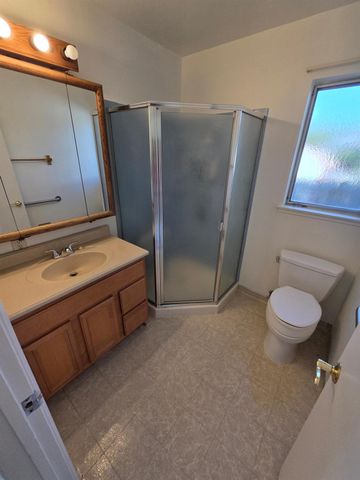 2100 Farnsworth Way, Rancho Cordova, CA 95670