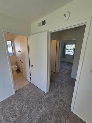 2100 Farnsworth Way, Rancho Cordova, CA 95670