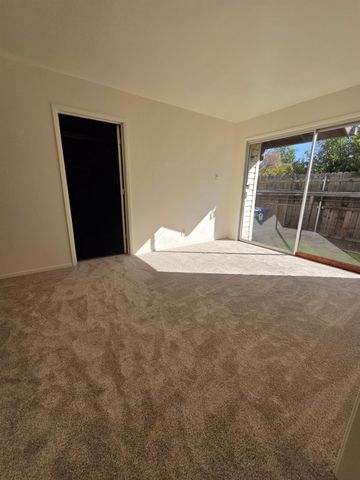 2100 Farnsworth Way, Rancho Cordova, CA 95670