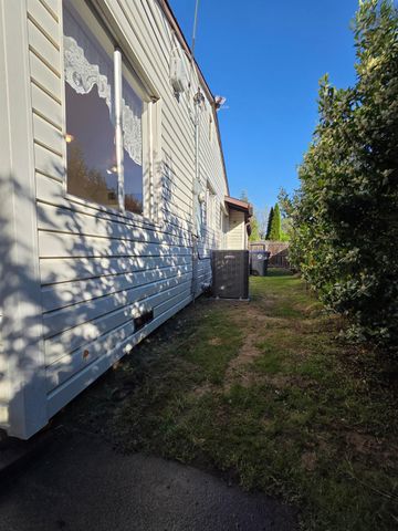 2100 Farnsworth Way, Rancho Cordova, CA 95670