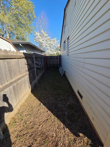 2100 Farnsworth Way, Rancho Cordova, CA 95670