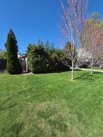 2100 Farnsworth Way, Rancho Cordova, CA 95670