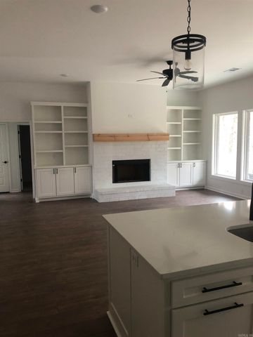 9033 Creek View, Bauxite, AR 72011