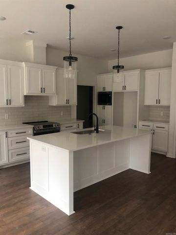 9033 Creek View, Bauxite, AR 72011