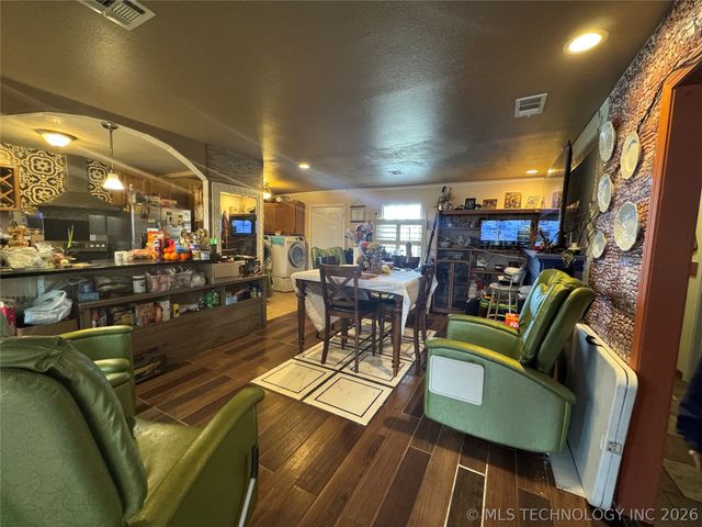 1849 N Jamestown Avenue, Tulsa, OK 74115