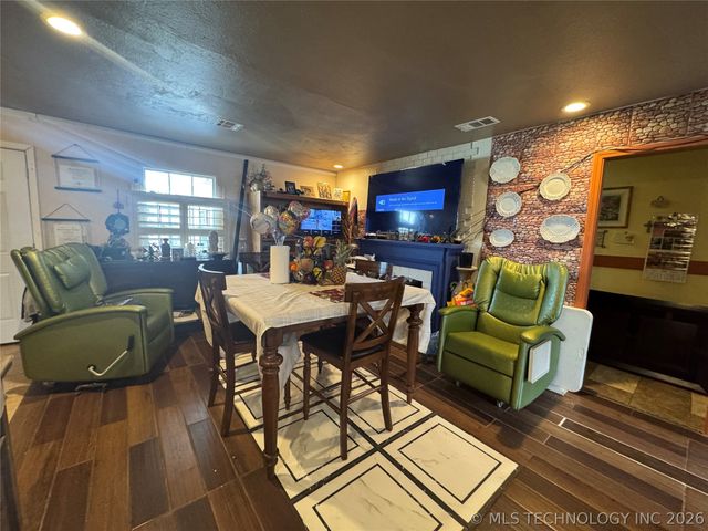 1849 N Jamestown Avenue, Tulsa, OK 74115