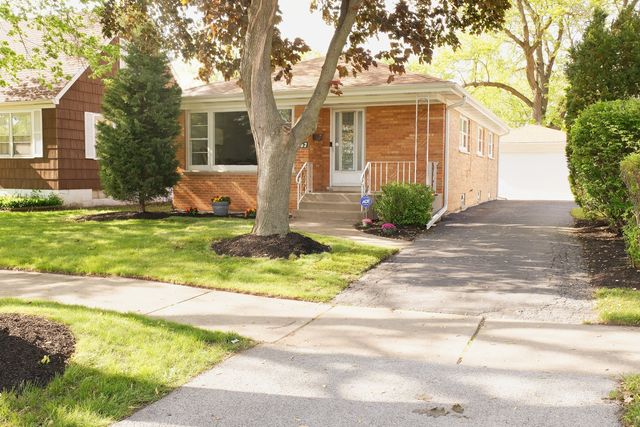 5262 Alexander Place, Oak Lawn, IL 60453