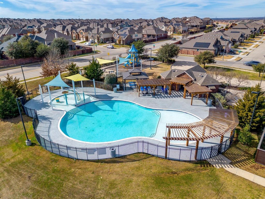 6316 Bristolwood Drive, Fort Worth, TX 76123