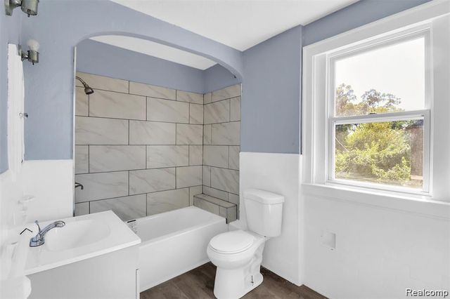 16588 Woodingham Drive, Detroit, MI 48221