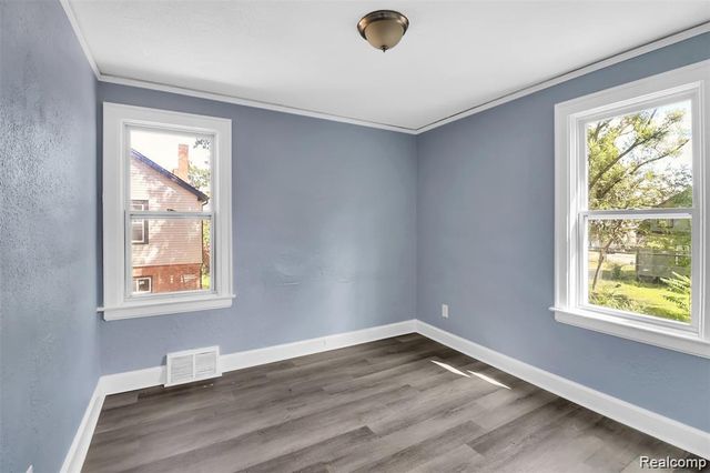 16588 Woodingham Drive, Detroit, MI 48221