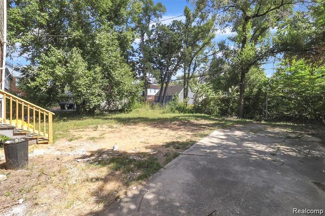 16588 Woodingham Drive, Detroit, MI 48221