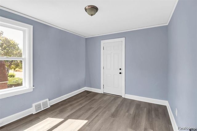 16588 Woodingham Drive, Detroit, MI 48221