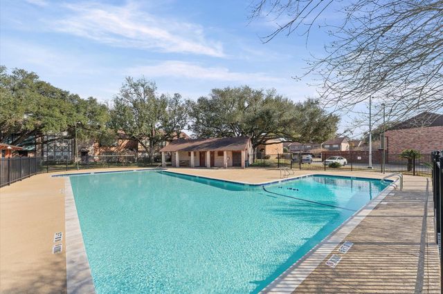 10556 Hammerly Boulevard 328, Houston, TX 77043