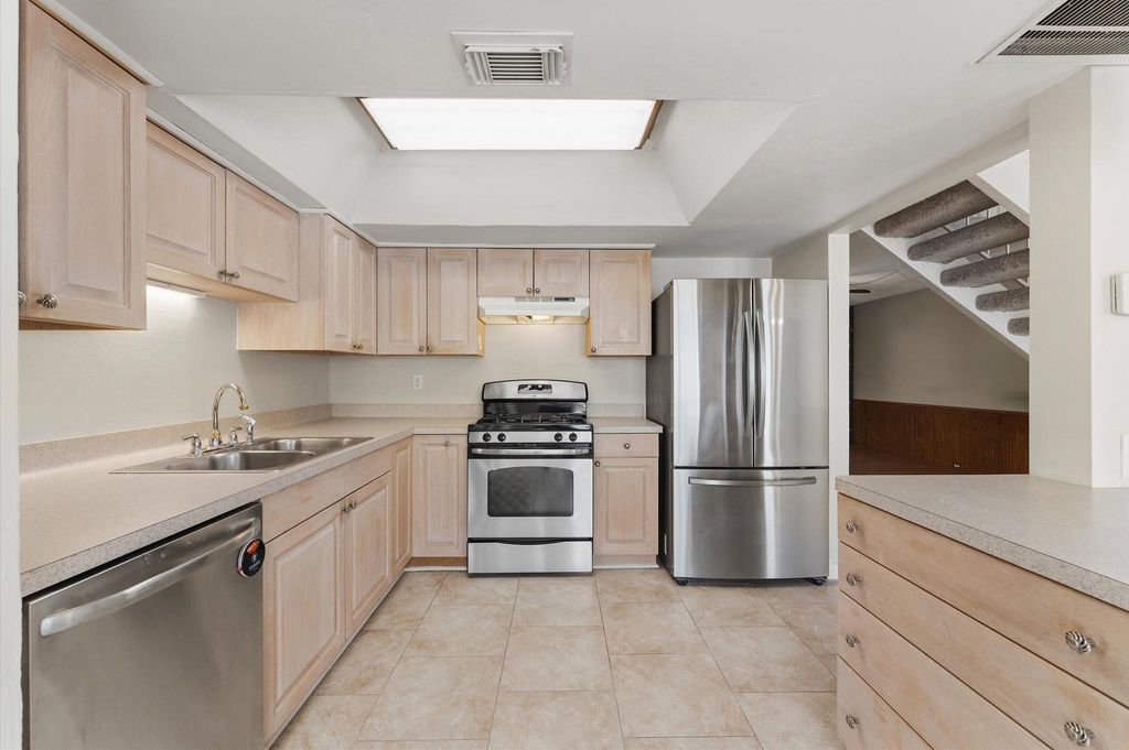 10556 Hammerly Boulevard 328, Houston, TX 77043