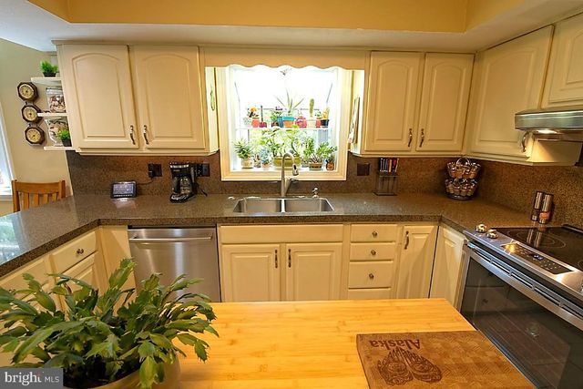 3314 STUMP HALL RD, Collegeville, PA 19426