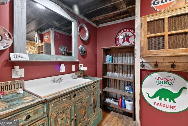 55 Whitman Loop, Aragon, GA 30104