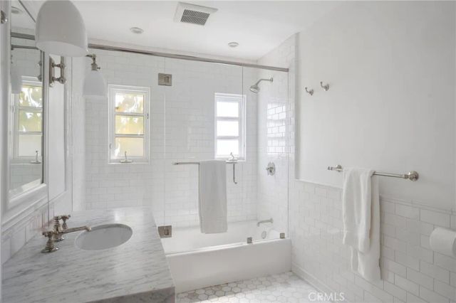2520 Alta Avenue, Santa Monica, CA 90402