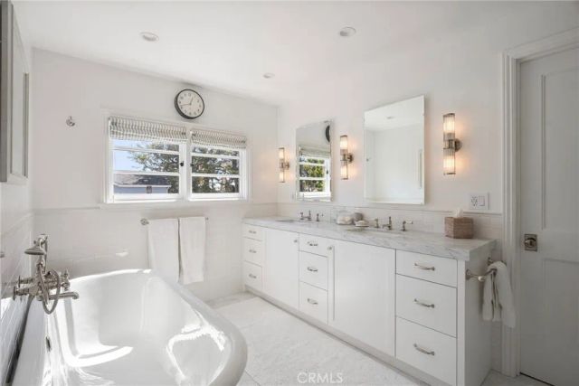 2520 Alta Avenue, Santa Monica, CA 90402
