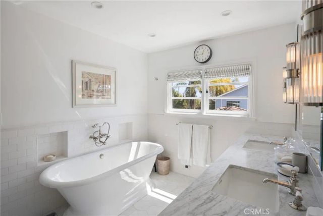 2520 Alta Avenue, Santa Monica, CA 90402