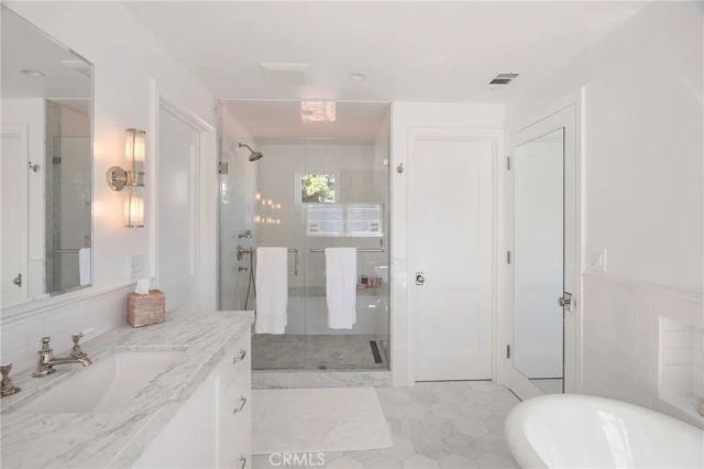 2520 Alta Avenue, Santa Monica, CA 90402