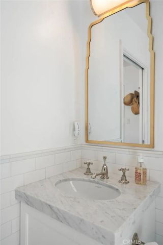 2520 Alta Avenue, Santa Monica, CA 90402