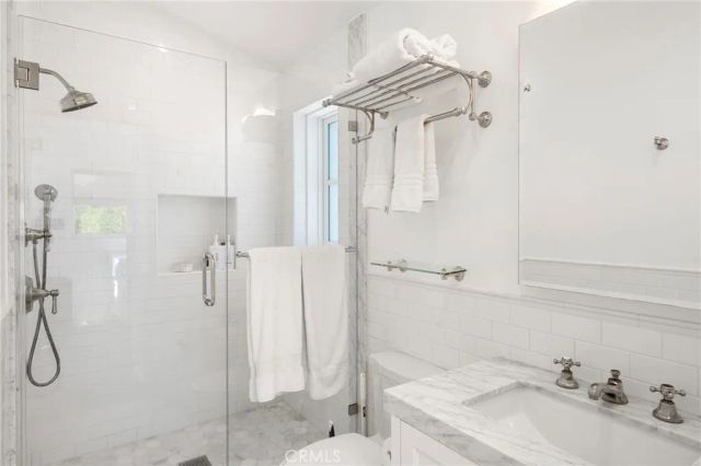 2520 Alta Avenue, Santa Monica, CA 90402