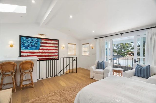 2520 Alta Avenue, Santa Monica, CA 90402