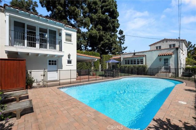 2520 Alta Avenue, Santa Monica, CA 90402