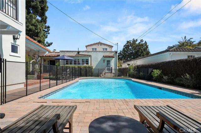 2520 Alta Avenue, Santa Monica, CA 90402