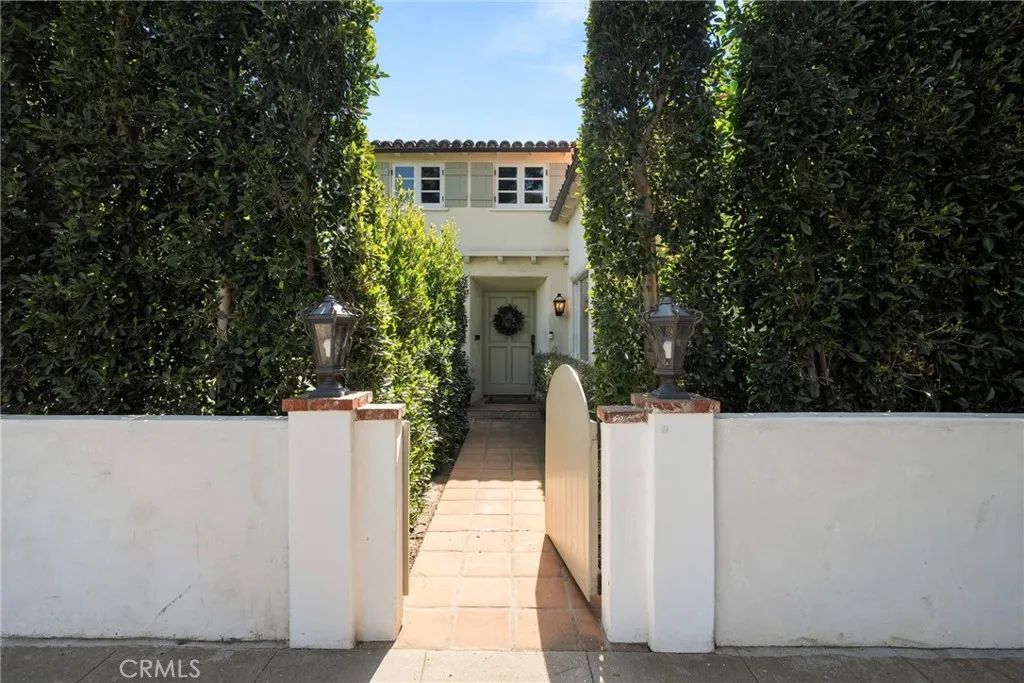 2520 Alta Avenue, Santa Monica, CA 90402
