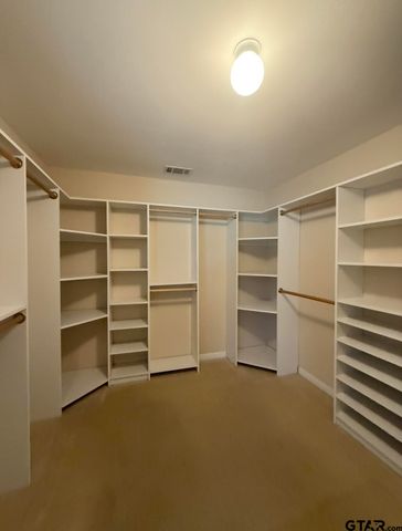 1052 Greenbriar Trl, Holly Lake Ranch, TX 75765