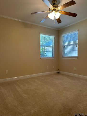 1052 Greenbriar Trl, Holly Lake Ranch, TX 75765