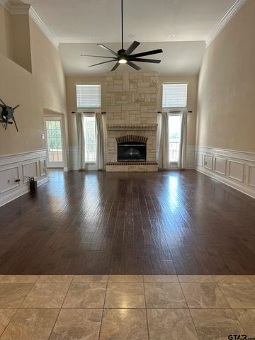 1052 Greenbriar Trl, Holly Lake Ranch, TX 75765