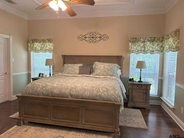 1052 Greenbriar Trl, Holly Lake Ranch, TX 75765